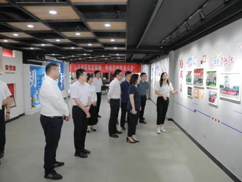 团省委副书记张迎春来人生就是博官方网站集团调研共青团事情