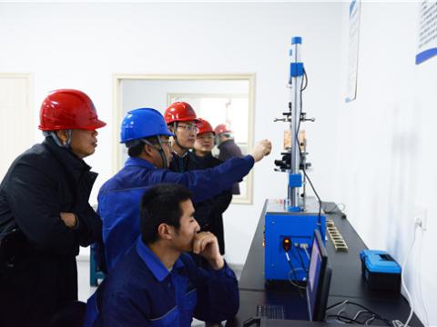 扬中市委常委孙健一行来人生就是博官方网站旅行“柴继涛劳模立异事情室”