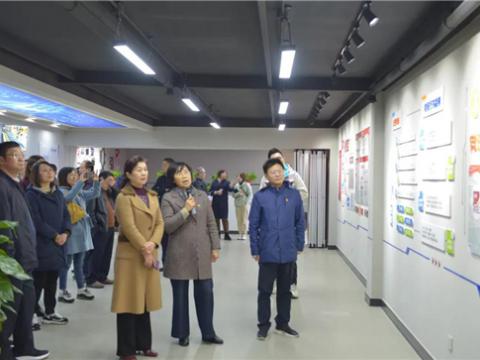 市人大向导来人生就是博官方网站集团视察“职工之家”建设情形